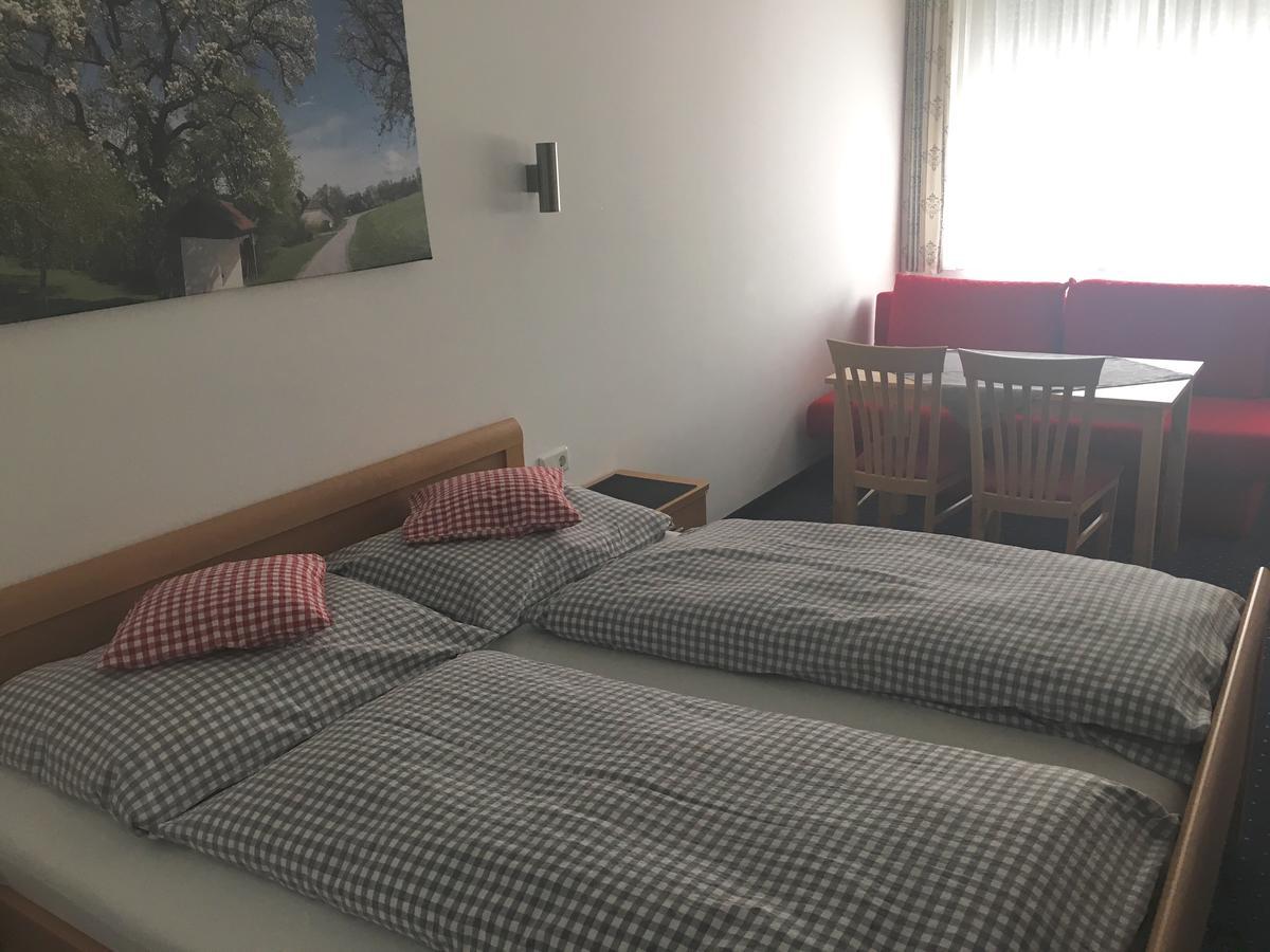 Sankt Pantaleon  Hotel - Landgasthof Winklehner מראה חיצוני תמונה